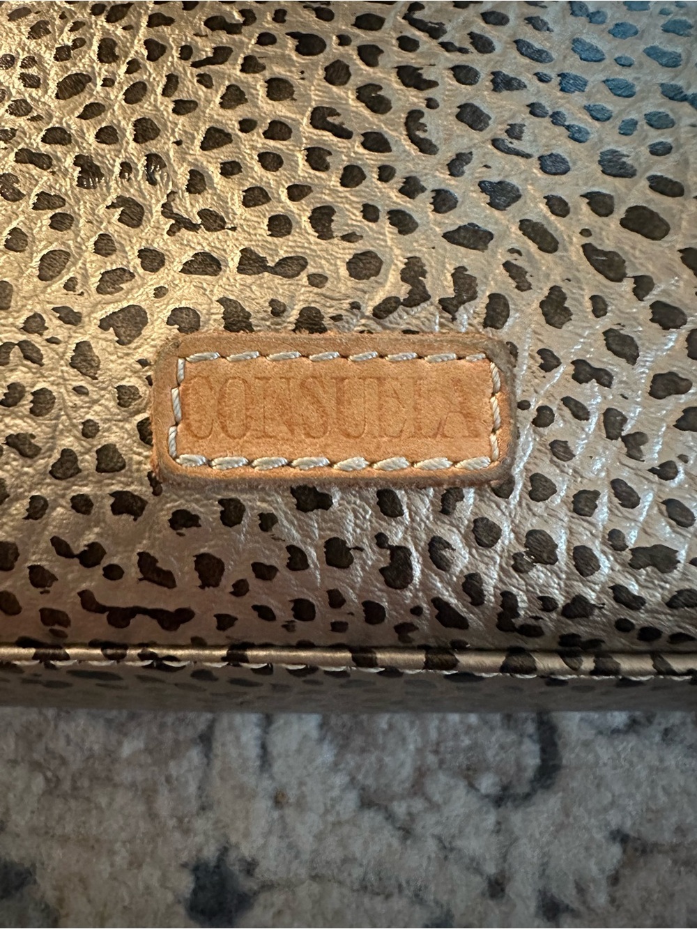 Wesley Midtown Crossbody - Picture 4 of 7